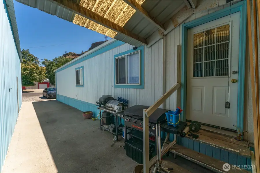 57862 Cardinal Road, Grand Coulee, WA 99133 - Image #2