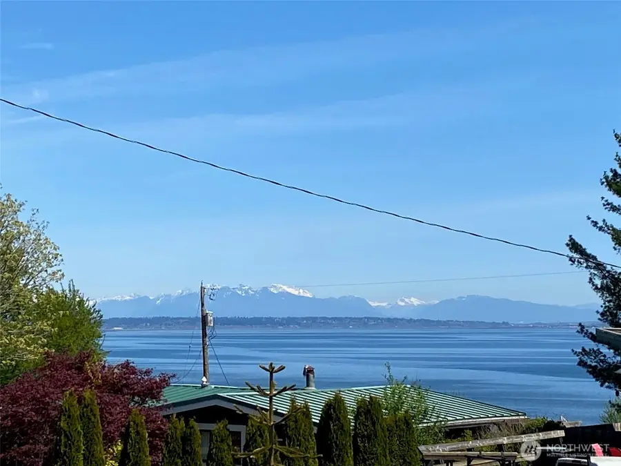 251 Elizabeth Drive, Point Roberts, WA 98281 - Image #2