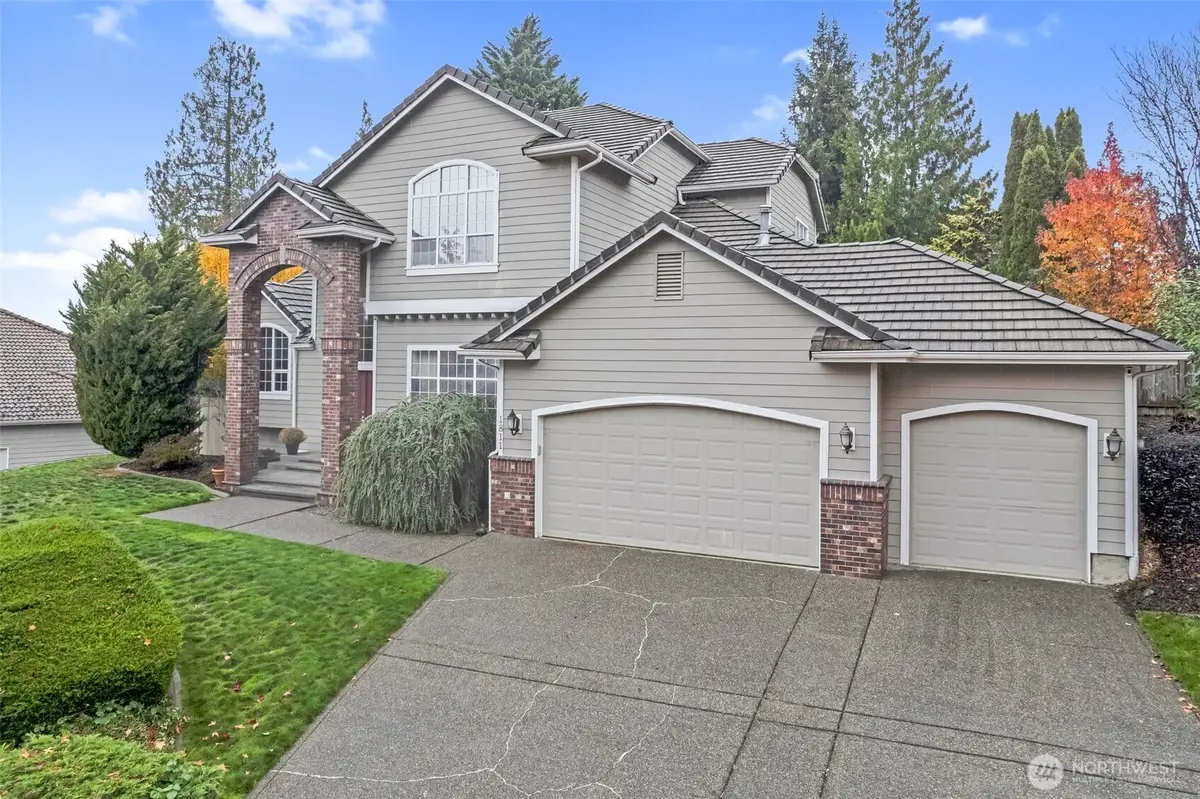 1811 Crystal Lane Loop Se, Puyallup, WA 98374 - Image #1