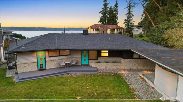 8632 East Side Drive Ne, Tacoma, WA 98422