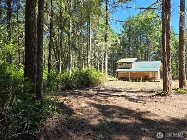 19205 30th Street Sw #2, Lakebay, WA 98349