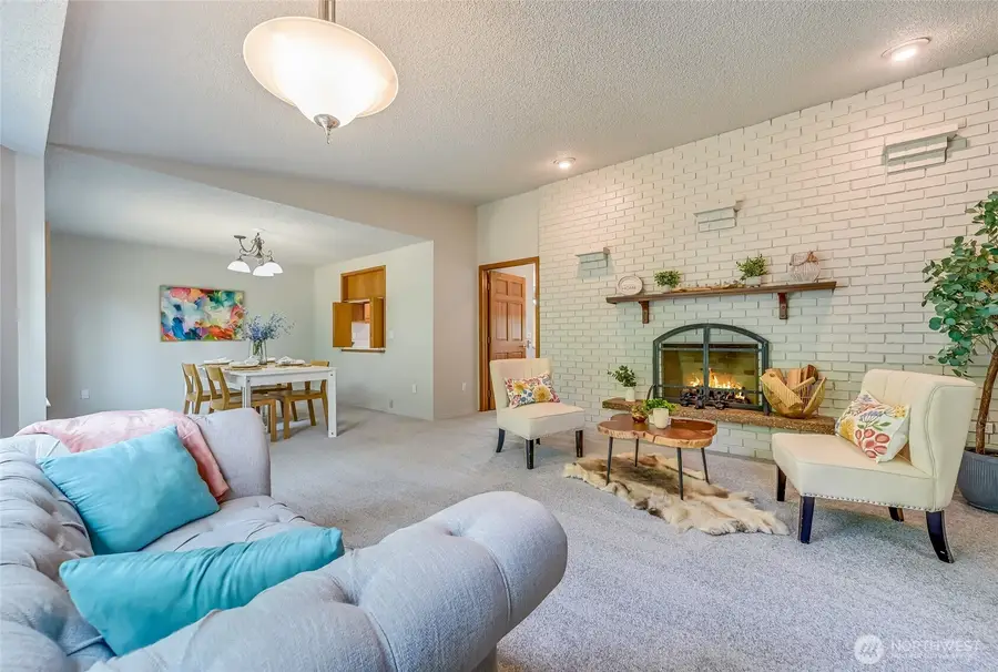 15323 103rd Avenue Ct E, Puyallup, WA 98374 - Image #2