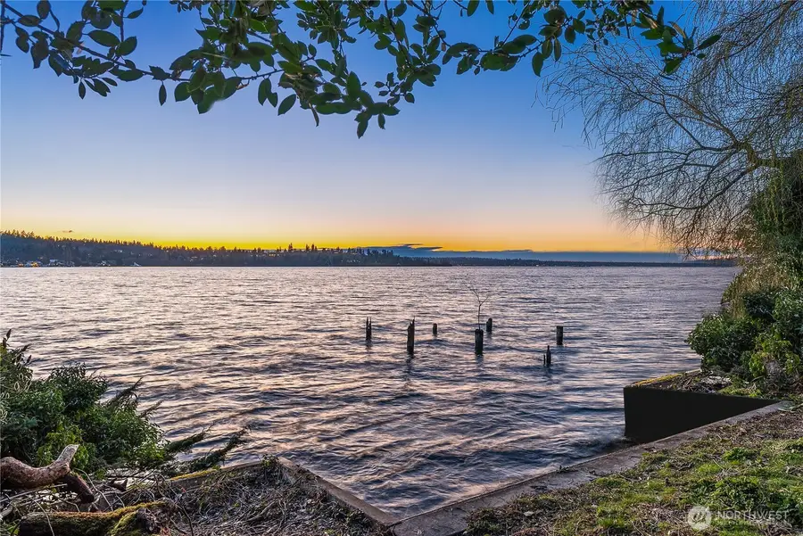 2521 103rd Avenue Se, Bellevue, WA 98004 - Image #2