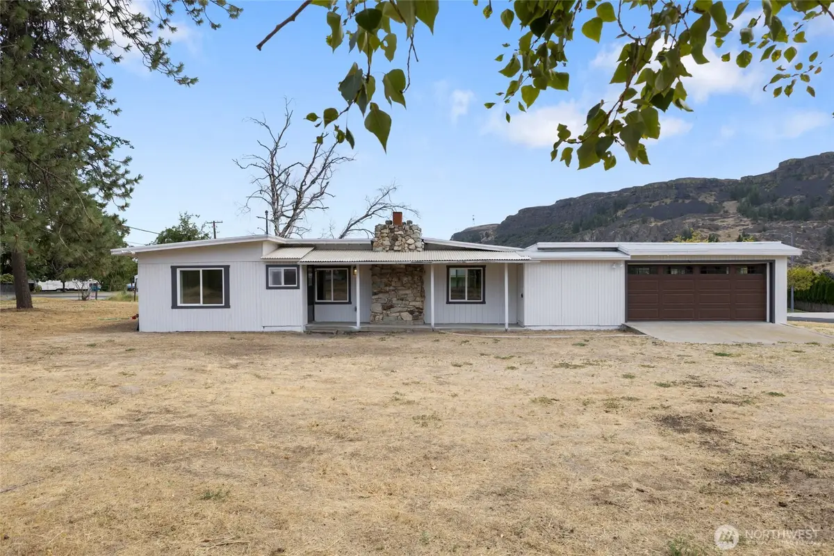 77 Diamond Avenue, Electric City, WA 99123 - Image #1