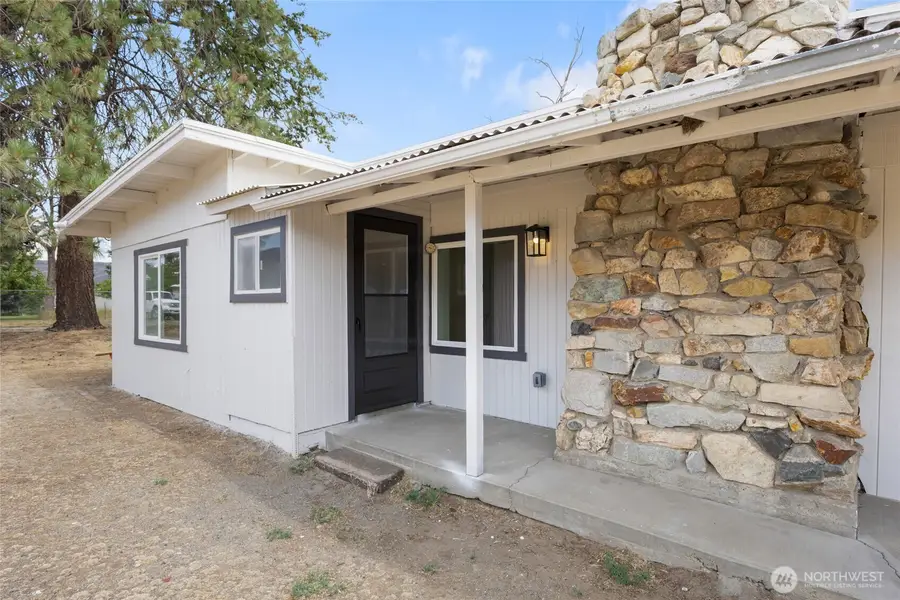 77 Diamond Avenue, Electric City, WA 99123 - Image #2