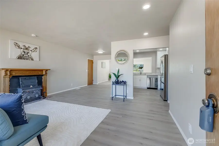 8906 Lenox Avenue Sw, Lakewood, WA 98498 - Image #3