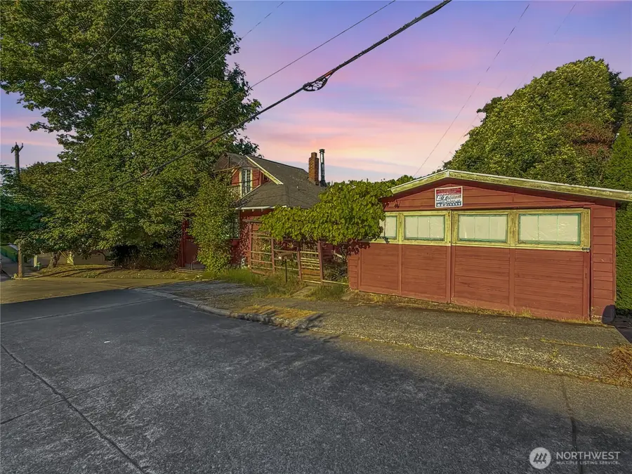 801 Newton Street, Seattle, WA 98109 - Image #2