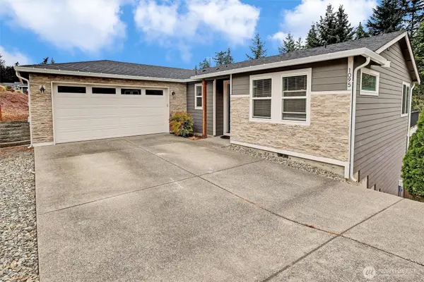 1095 Saint Moritz Court, Camano Island, WA 98282
