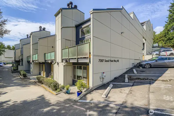 7307 Sand Pont Way Ne #613, Seattle, WA 98115