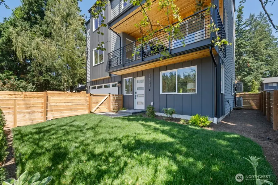 12048 5th Avenue Ne, Seattle, WA 98125 - Image #2