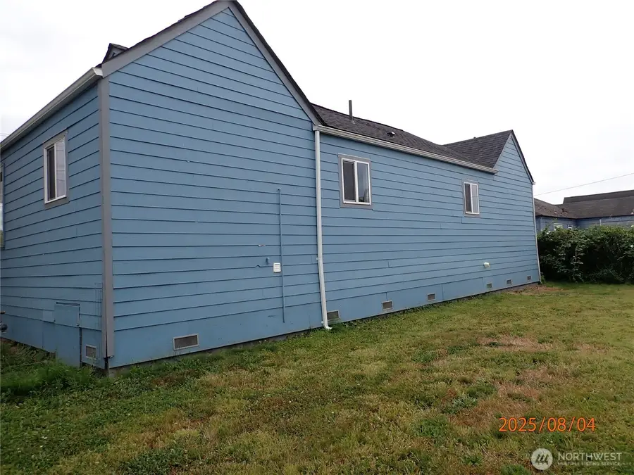 2002 Pacific Avenue, Aberdeen, WA 98520 - Image #2