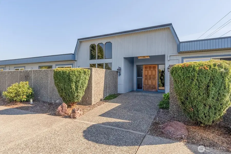 743 Marine View Drive, Longview, WA 98632 - Image #3