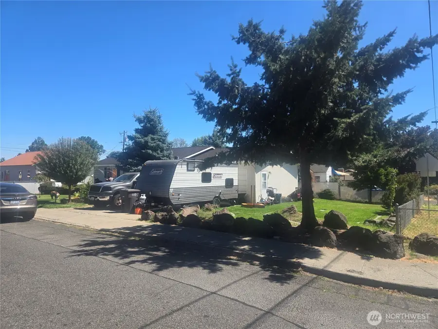 3106 Bonnie Doon Avenue, Yakima, WA 98902 - Image #2