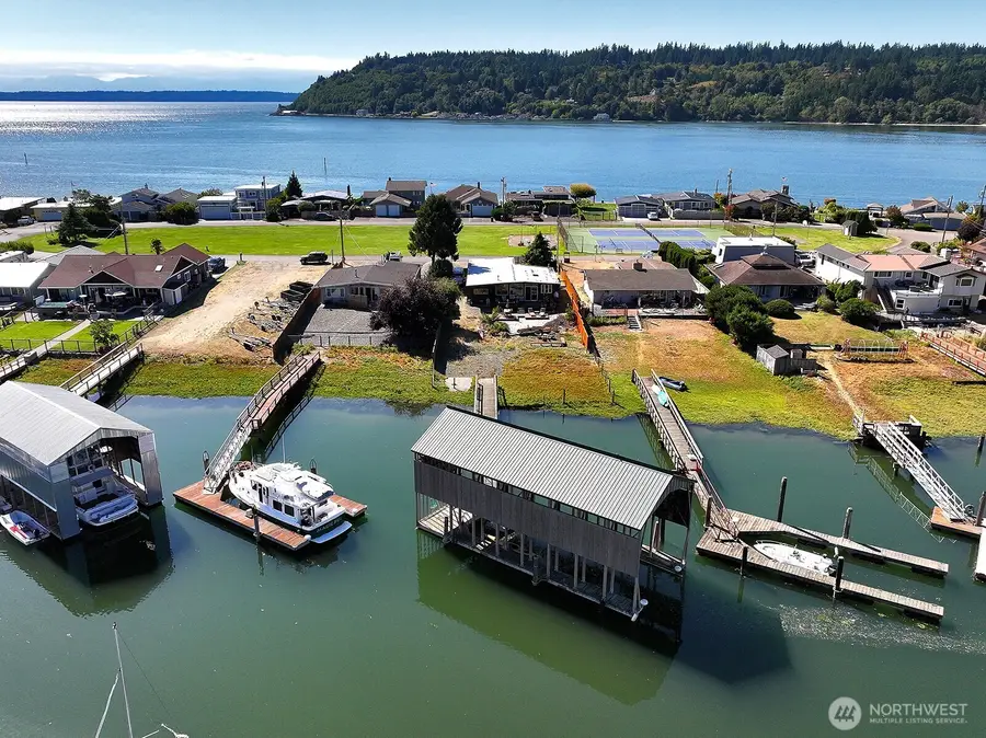 8121 Sandy Hook Terrace, Clinton, WA 98236 - Image #2