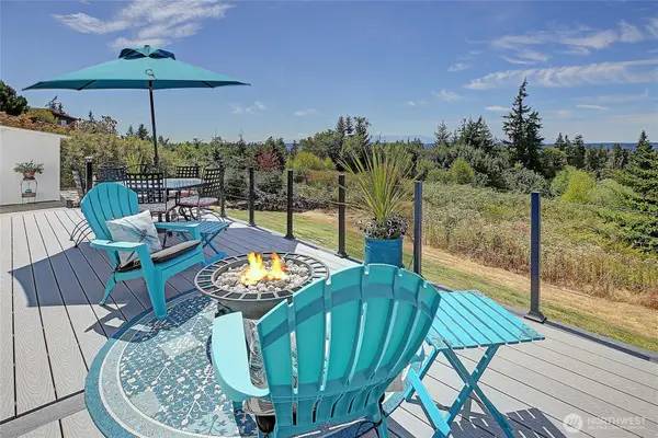 998 Circle Drive, Camano Island, WA 98282