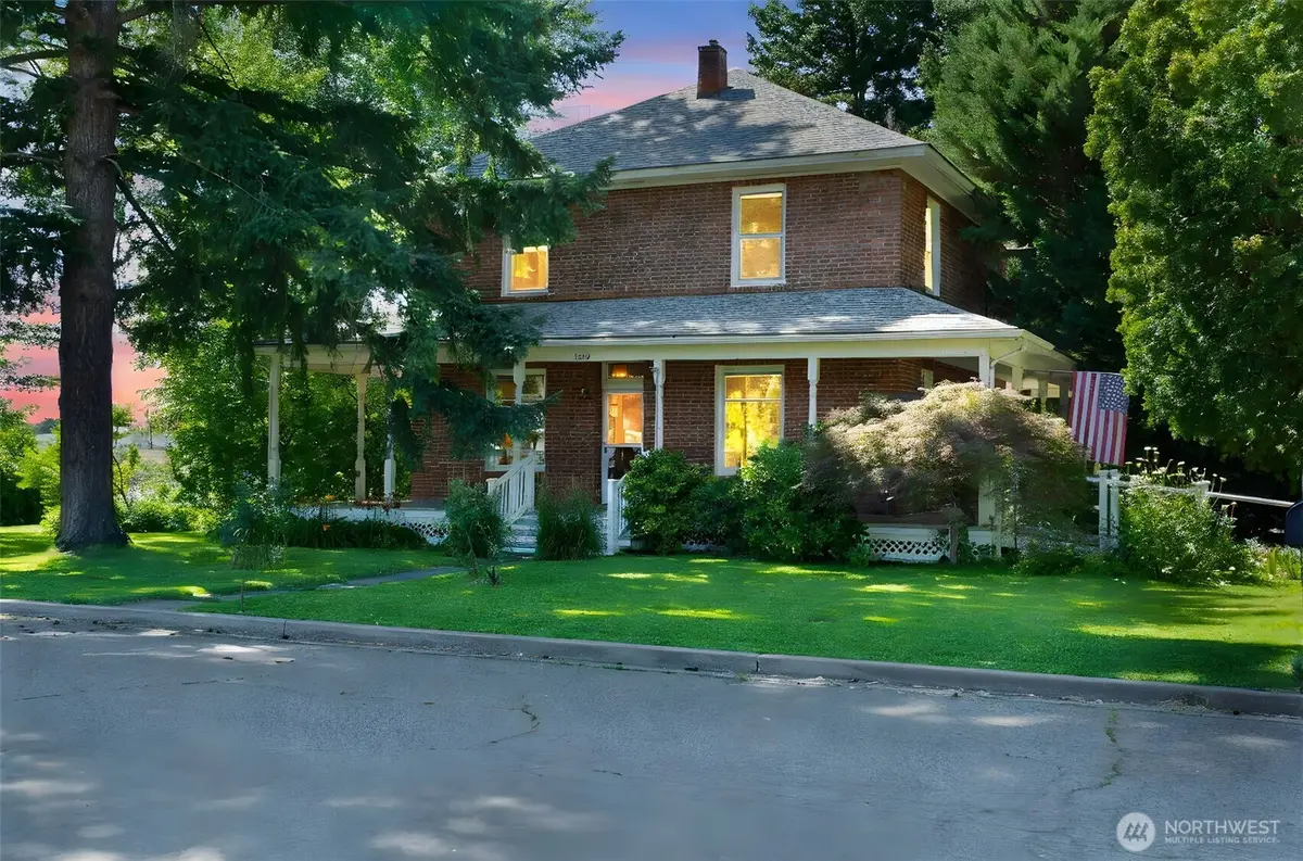 1002 Sherman Ave, Prosser, WA 99350 - Image #1