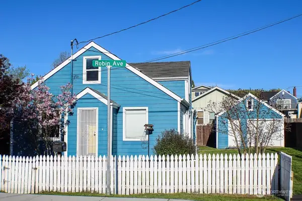 2916 Robin Avenue, Bremerton, WA 98310