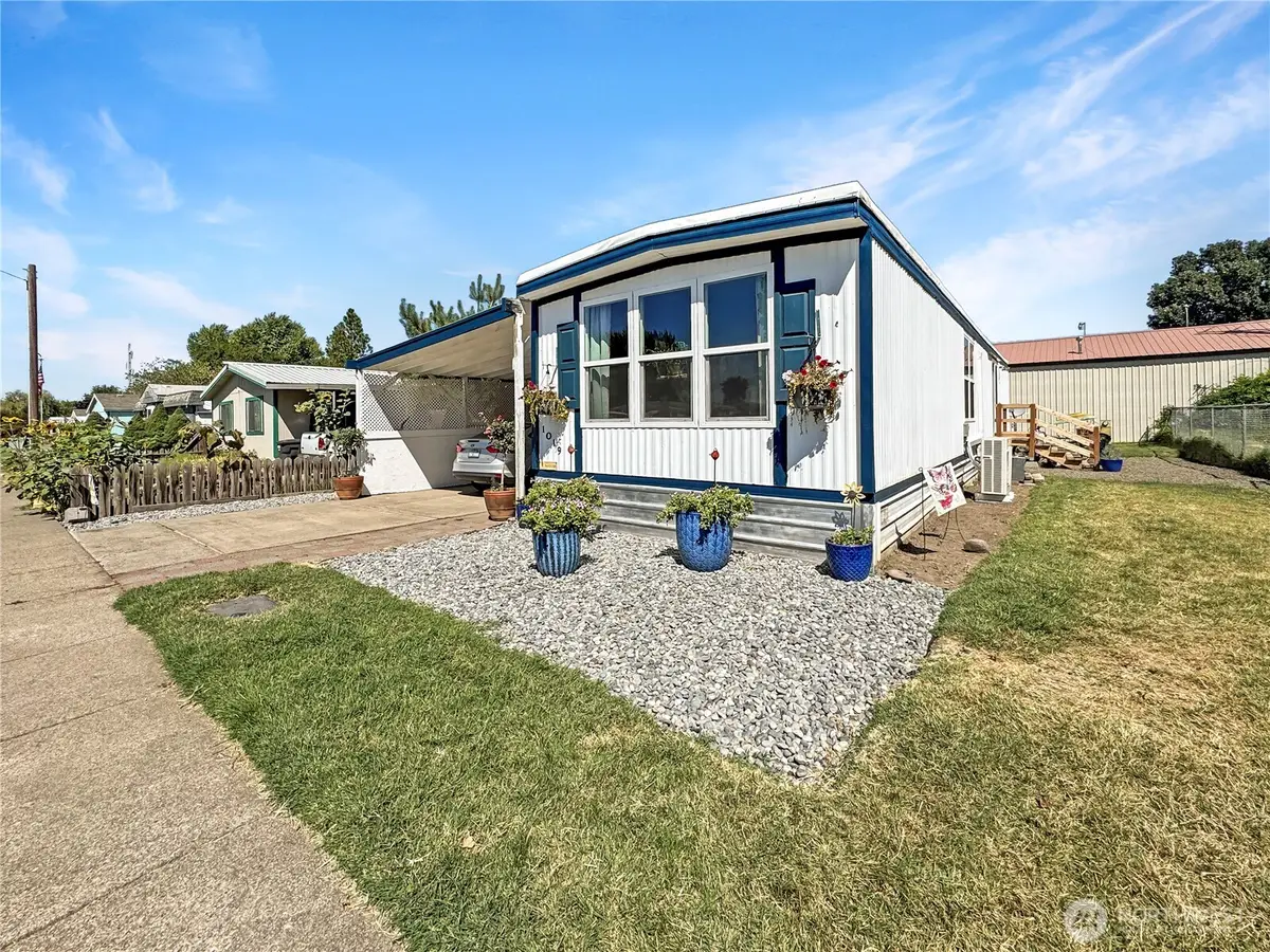 1019 NE Empire Street, College Place, WA 99324 - Image #1