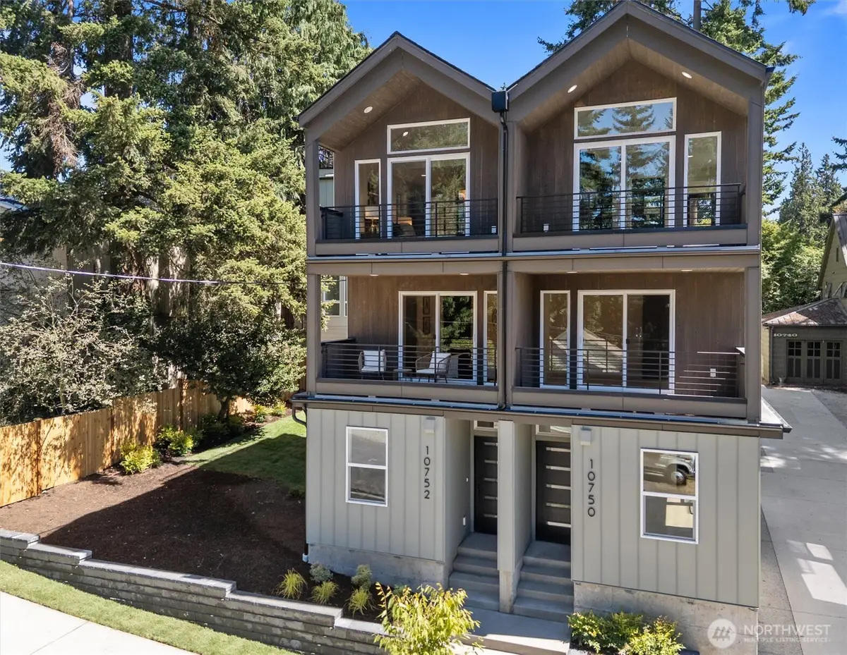 10750 Interlake Avenue N, Seattle, WA 98133 - Image #1