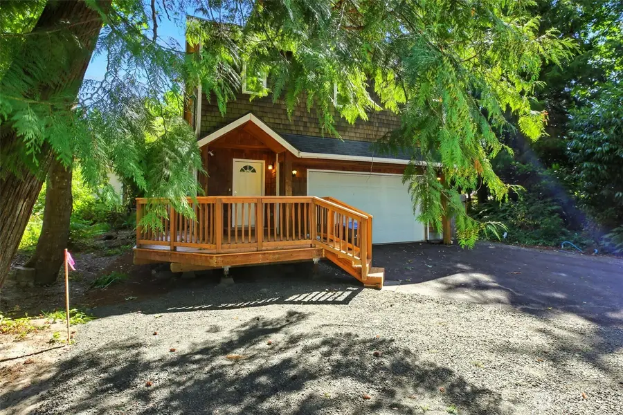 18872 Augusta Avenue Ne, Suquamish, WA 98392 - Image #2