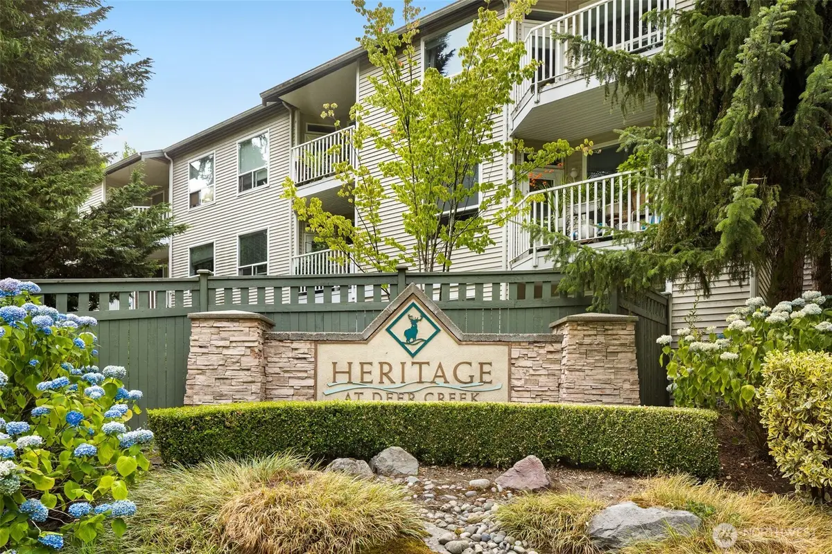 12530 Admiralty Way #I202, Everett, WA 98204 - Image #1