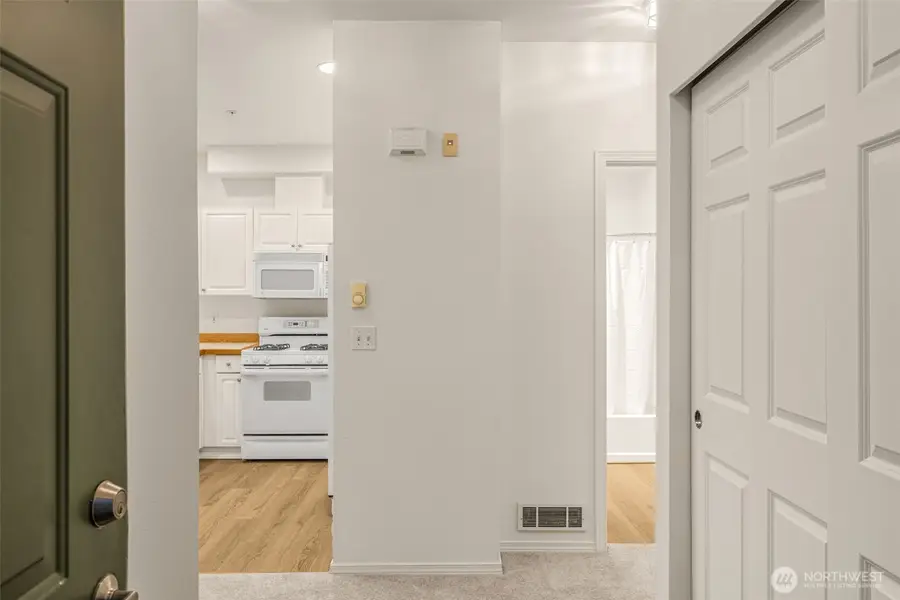 12530 Admiralty Way #I202, Everett, WA 98204 - Image #2