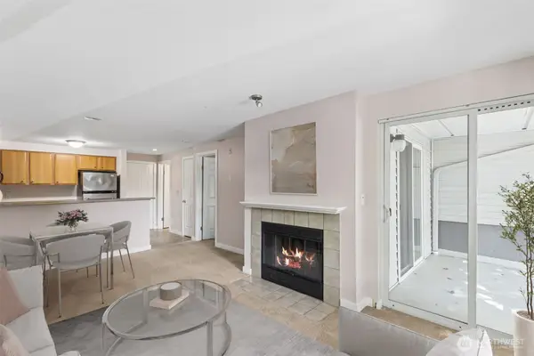 9200 Greenwood Avenue N #107, Seattle, WA 98103