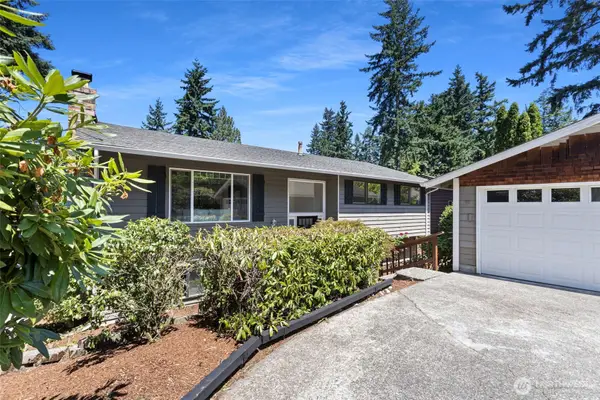 12218 NE 68th Place, Kirkland, WA 98033