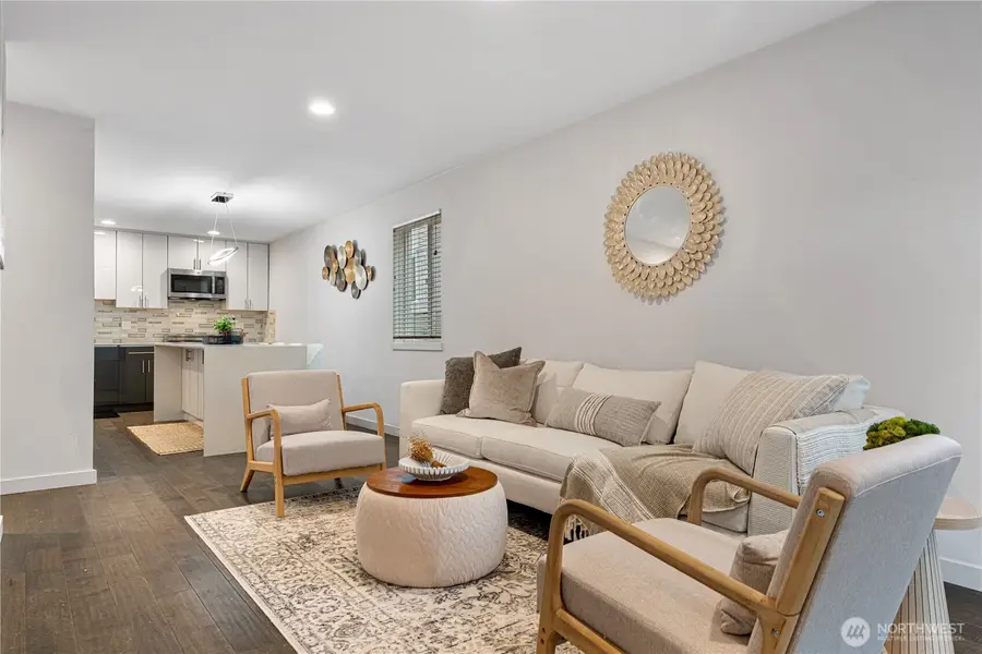 8853 Stone Avenue N, Seattle, WA 98103 - Image #2