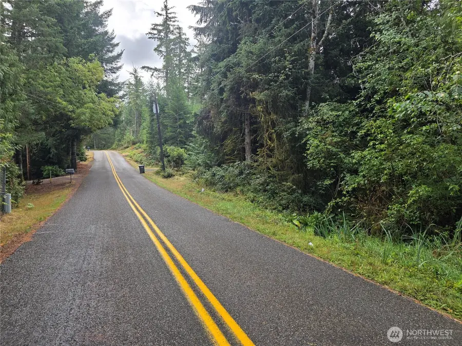 1581 E Phillips Lake Loop Road #12, Shelton, WA 98584 - Image #2