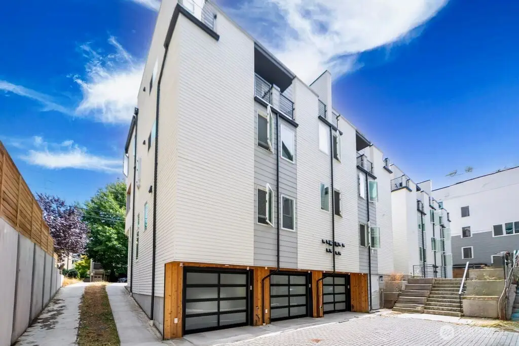 8553 Midvale Avenue N #C, Seattle, WA 98103 - Image #1