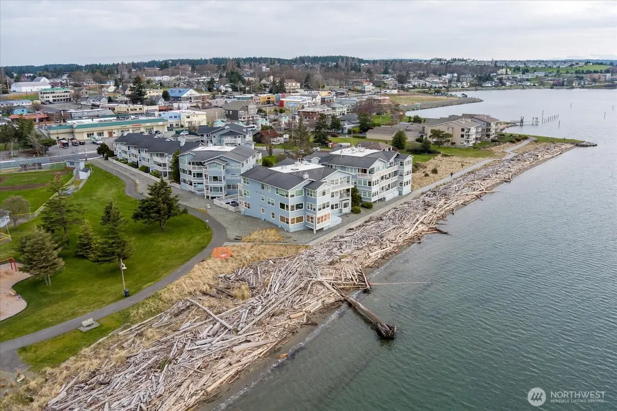 651 SE Bayshore Drive #E101, Oak Harbor, WA 98277 - Image #1