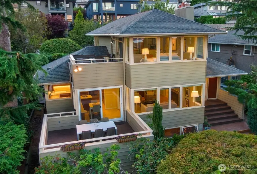 6845 52nd Avenue Ne, Seattle, WA 98115 - Image #2