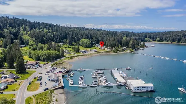 285 Cornet Bay Road, Oak Harbor, WA 98277