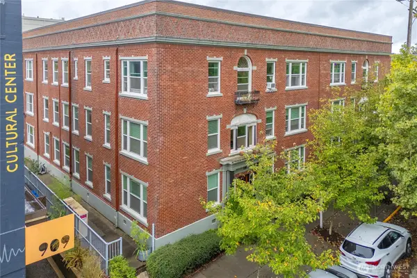 905 NE 43rd Street #107, Seattle, WA 98105