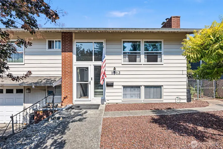 1312 E Hope Street, Bremerton, WA 98310 - Image #2