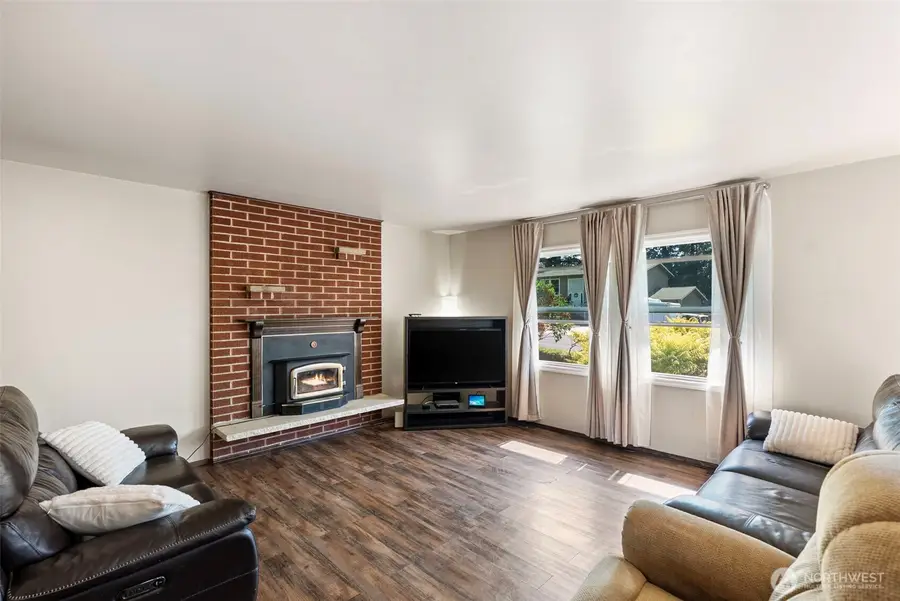 1312 E Hope Street, Bremerton, WA 98310 - Image #3