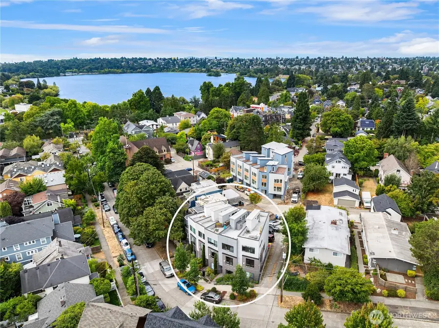7439 Latona Avenue Ne, Seattle, WA 98115 - #3
