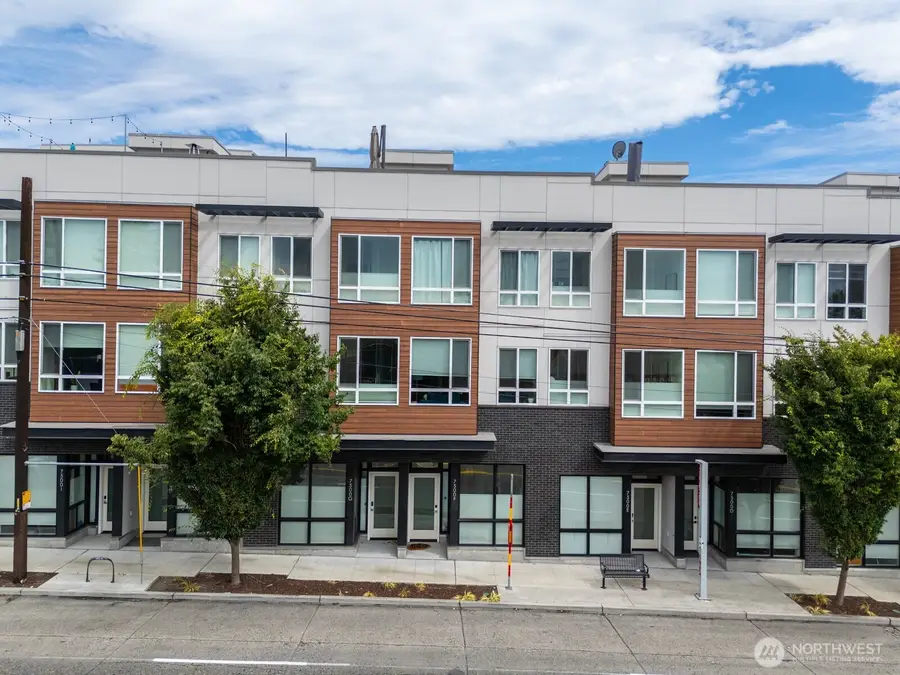 7500 15th Avenue Nw #E, Seattle, WA 98117 - Image #2