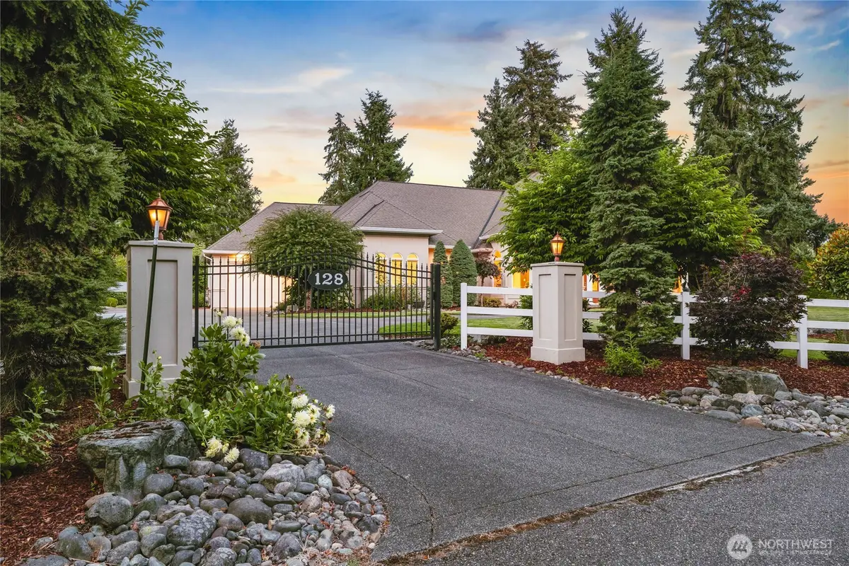 128 Country Club Circle Sw, Lakewood, WA 98498 - Image #1