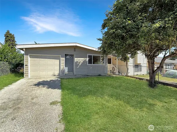 9230 38th Avenue S, Seattle, WA 98118