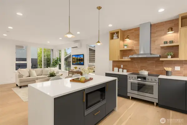 5204 Sand Point Way Ne, Seattle, WA 98105