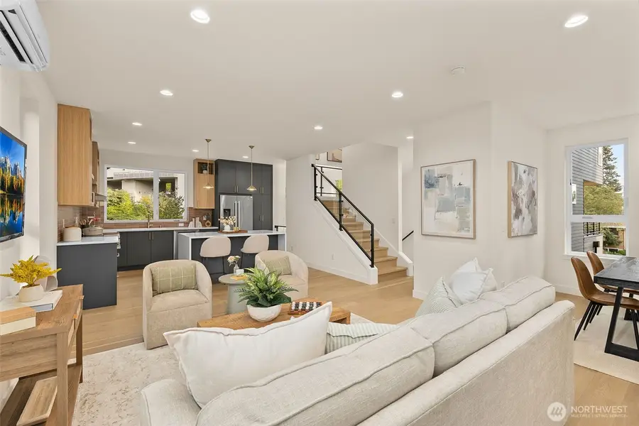 5204 Sand Point Way Ne, Seattle, WA 98105 - Image #3