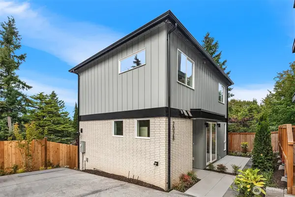 2028 NE 123rd Street, Seattle, WA 98125