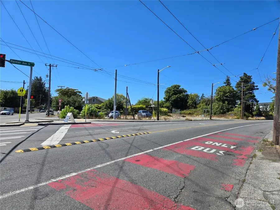 6211 Rainier Avenue S, Seattle, WA 98118 - Image #3