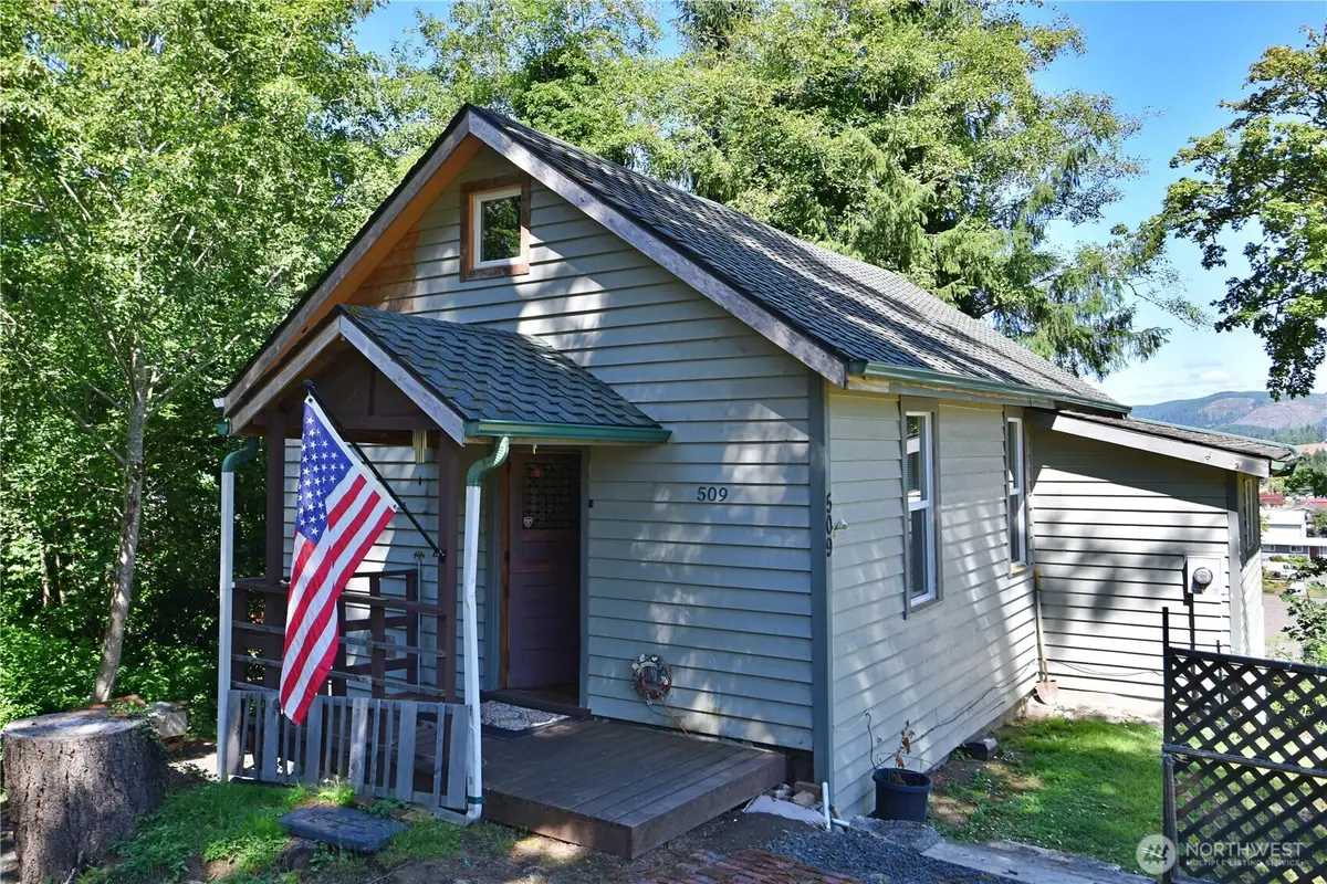 509 Second Street E, South Bend, WA 98586 - Image #1