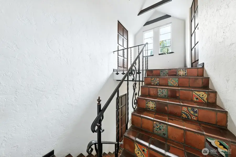 1106 NE 42nd Street #19, Seattle, WA 98105 - Image #2