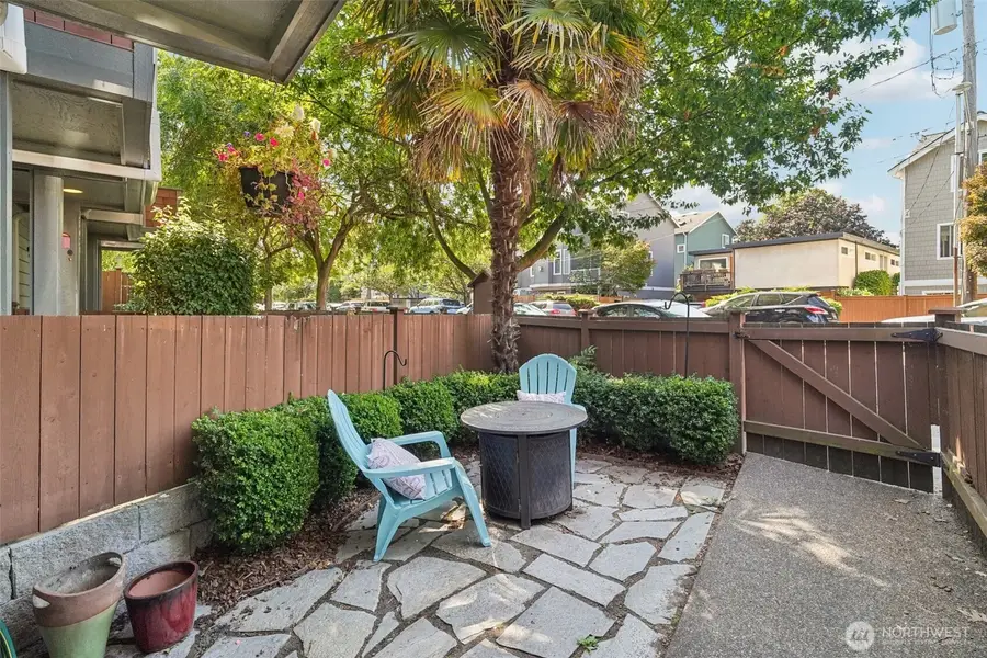6562 5th Avenue Ne #C, Seattle, WA 98115 - Image #2