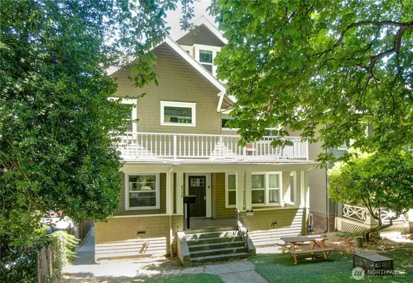 4738 17th Avenue Ne, Seattle, WA 98105