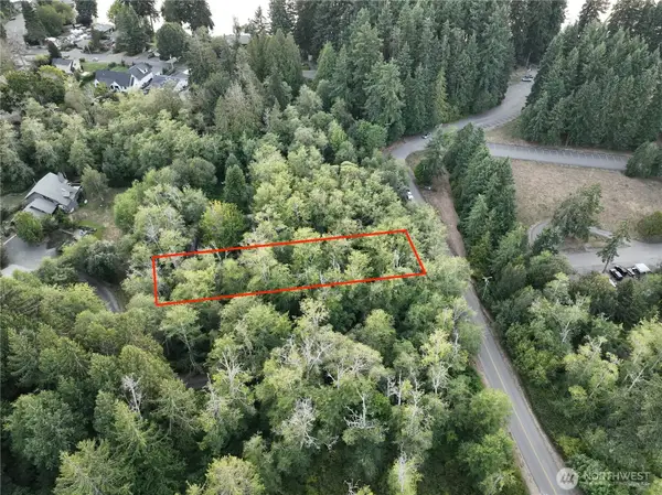 2 NW Park St, Poulsbo, WA 98374